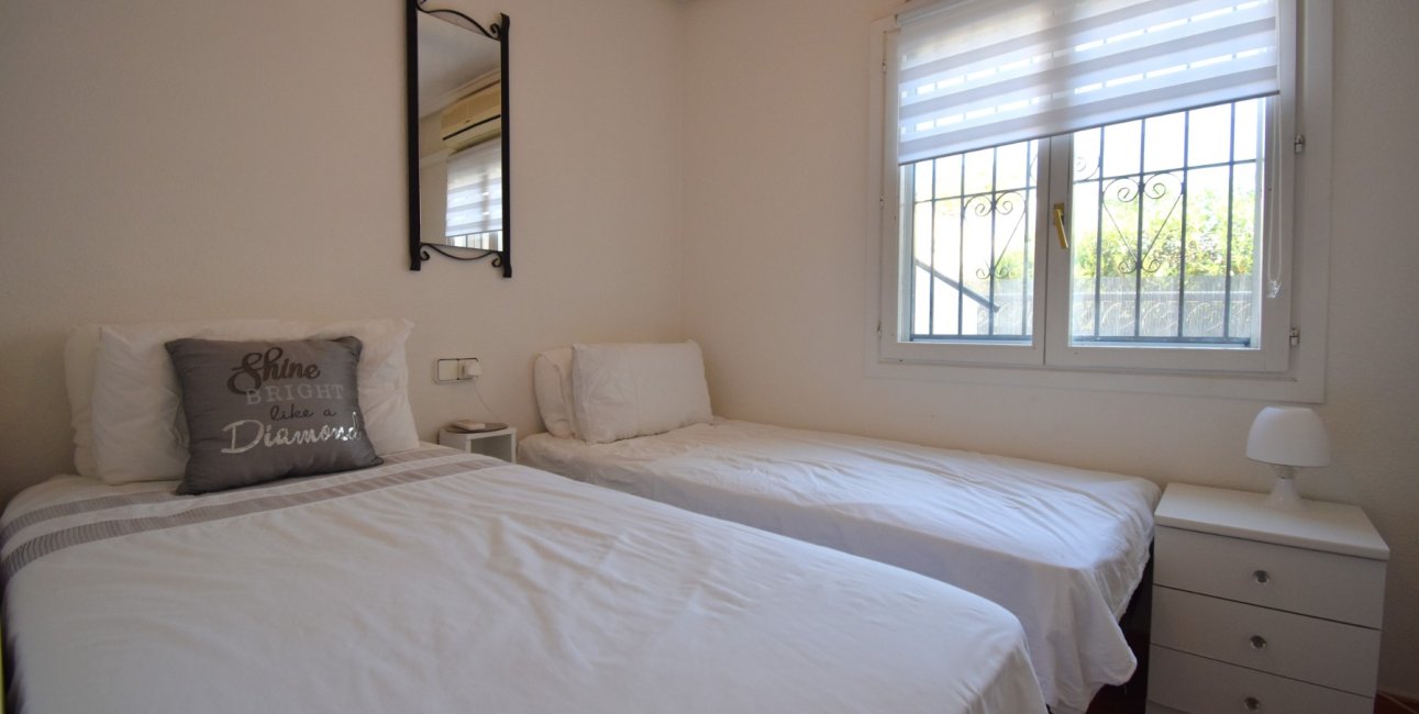 Resale - Townhouse -
Orihuela Costa - Playa Flamenca