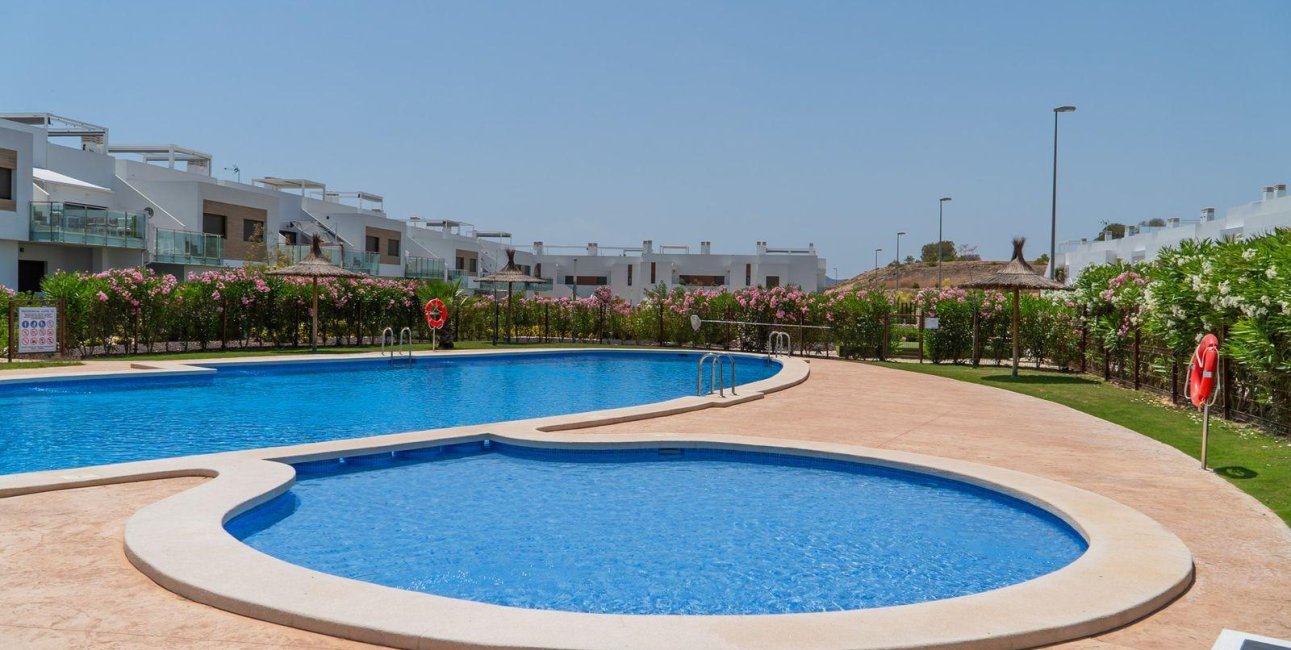 Obra nueva - Bungalow -
Orihuela - Vistabella Golf