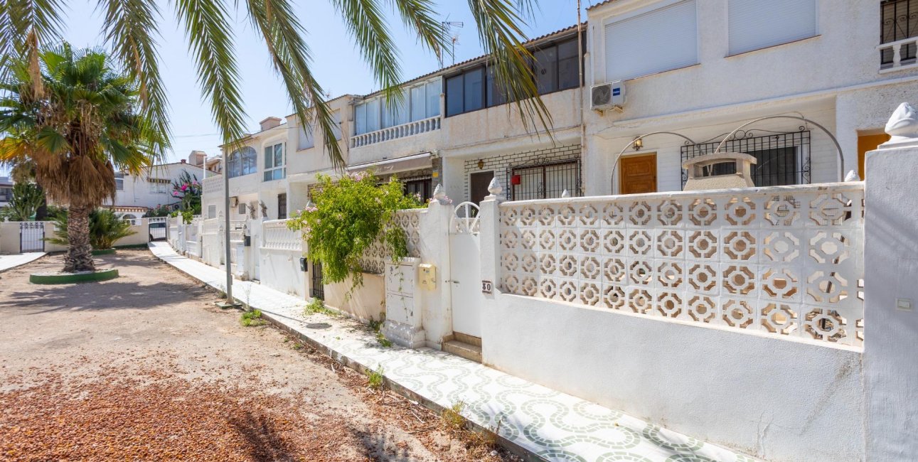 Resale - Bungalow -
Torrevieja - Torre del moro
