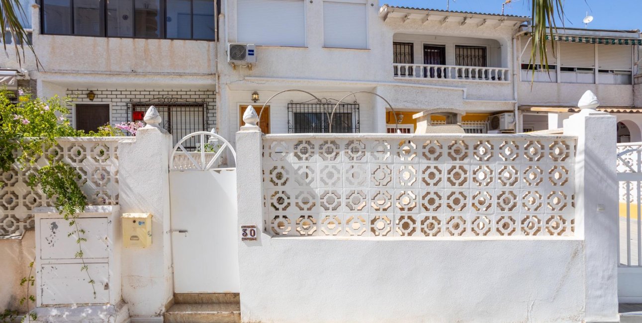Resale - Bungalow -
Torrevieja - Torre del moro