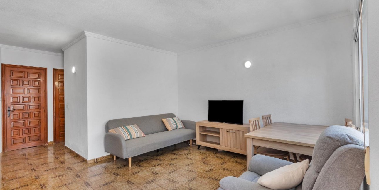 Resale - Bungalow -
Torrevieja - Torre del moro