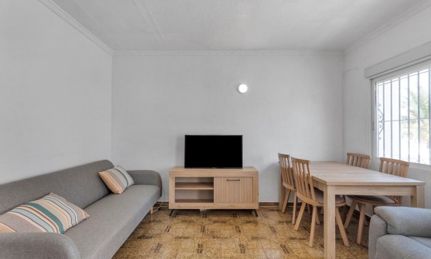Resale - Bungalow -
Torrevieja - Torre del moro