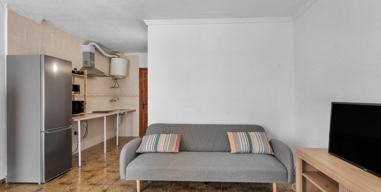 Resale - Bungalow -
Torrevieja - Torre del moro