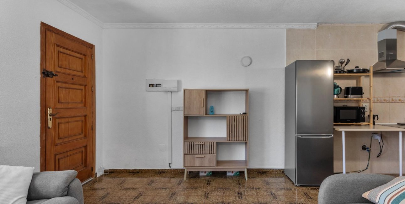 Resale - Bungalow -
Torrevieja - Torre del moro