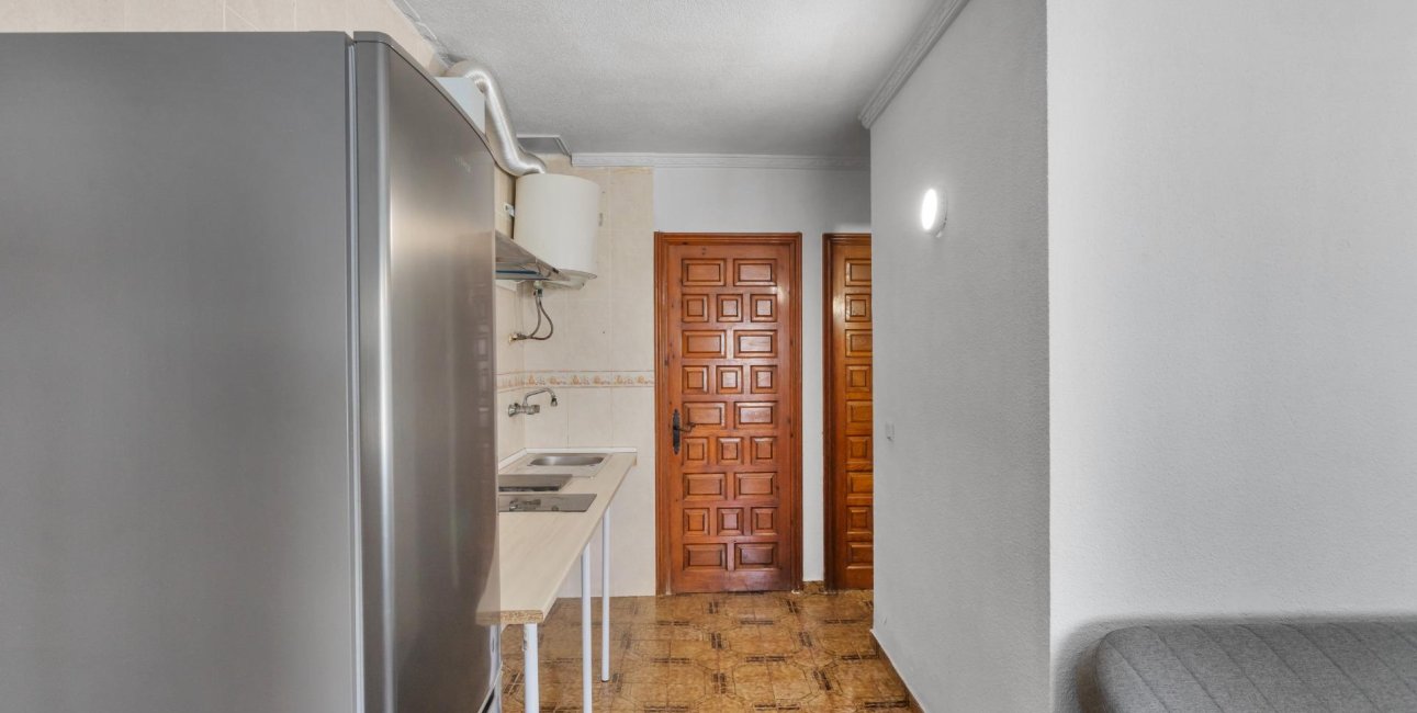 Resale - Bungalow -
Torrevieja - Torre del moro