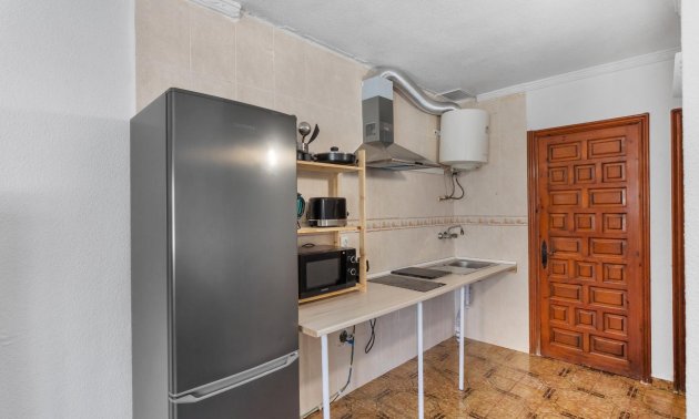 Resale - Bungalow -
Torrevieja - Torre del moro