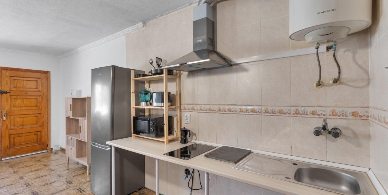 Resale - Bungalow -
Torrevieja - Torre del moro