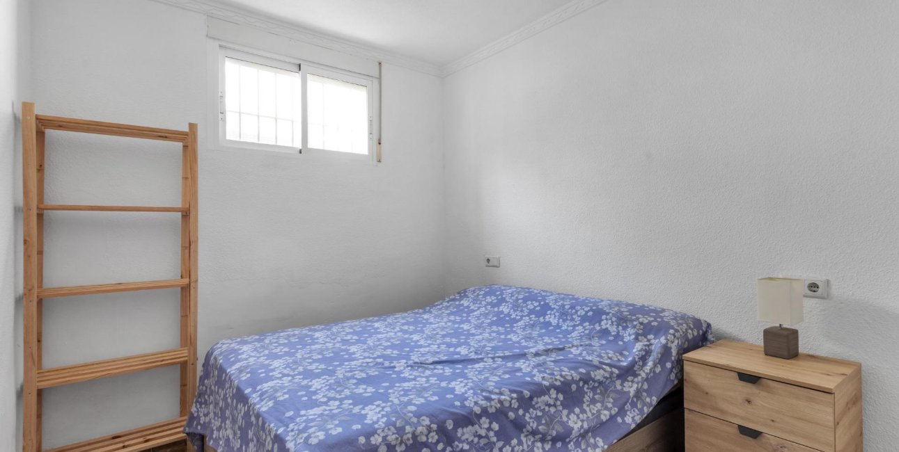 Resale - Bungalow -
Torrevieja - Torre del moro