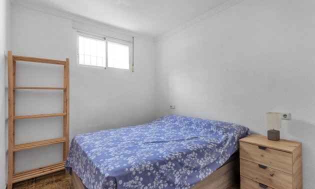 Resale - Bungalow -
Torrevieja - Torre del moro