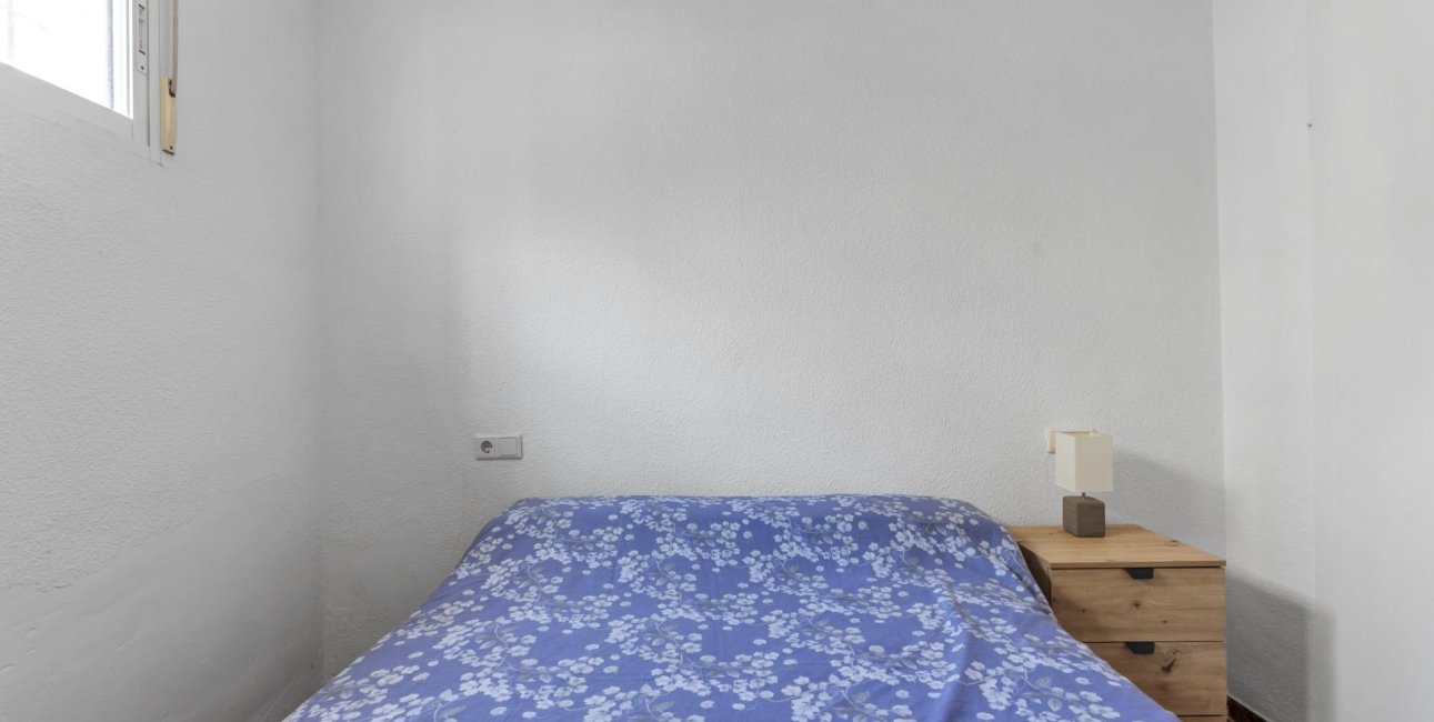 Resale - Bungalow -
Torrevieja - Torre del moro