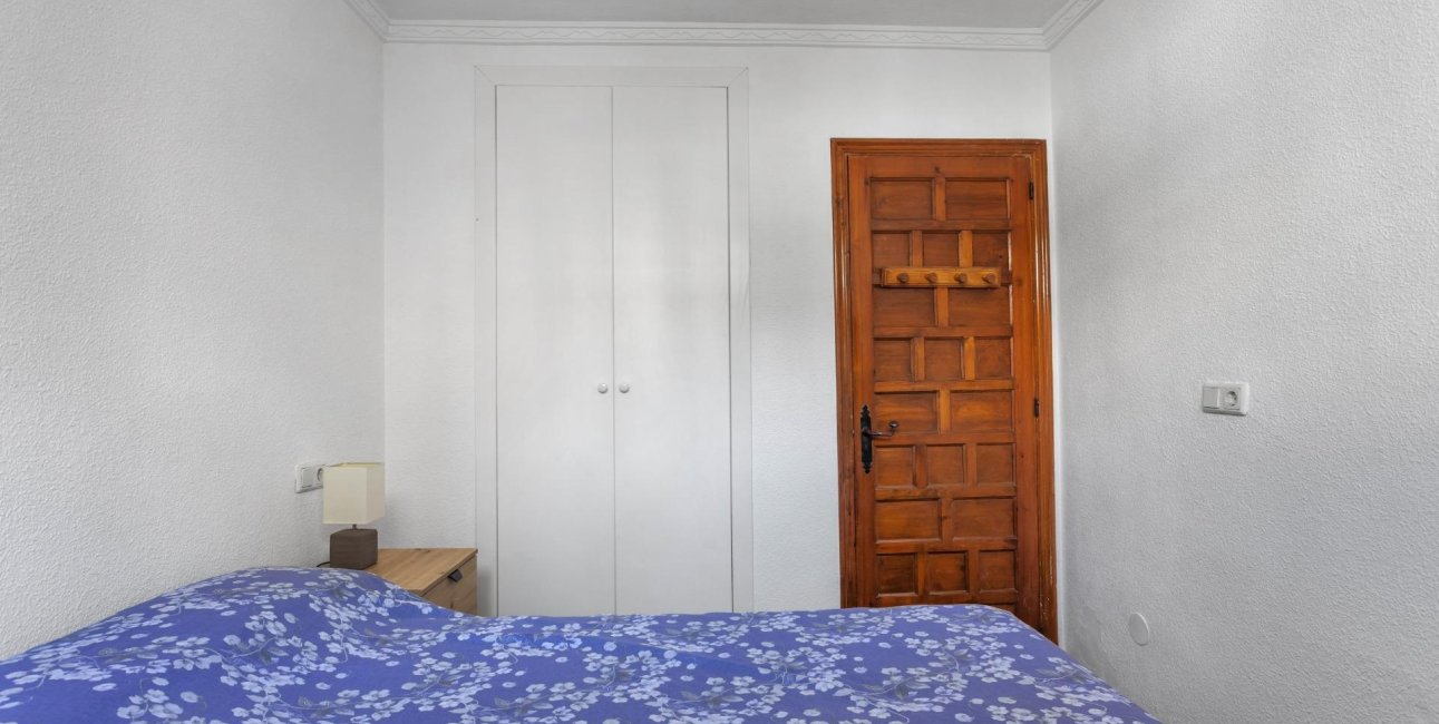 Resale - Bungalow -
Torrevieja - Torre del moro