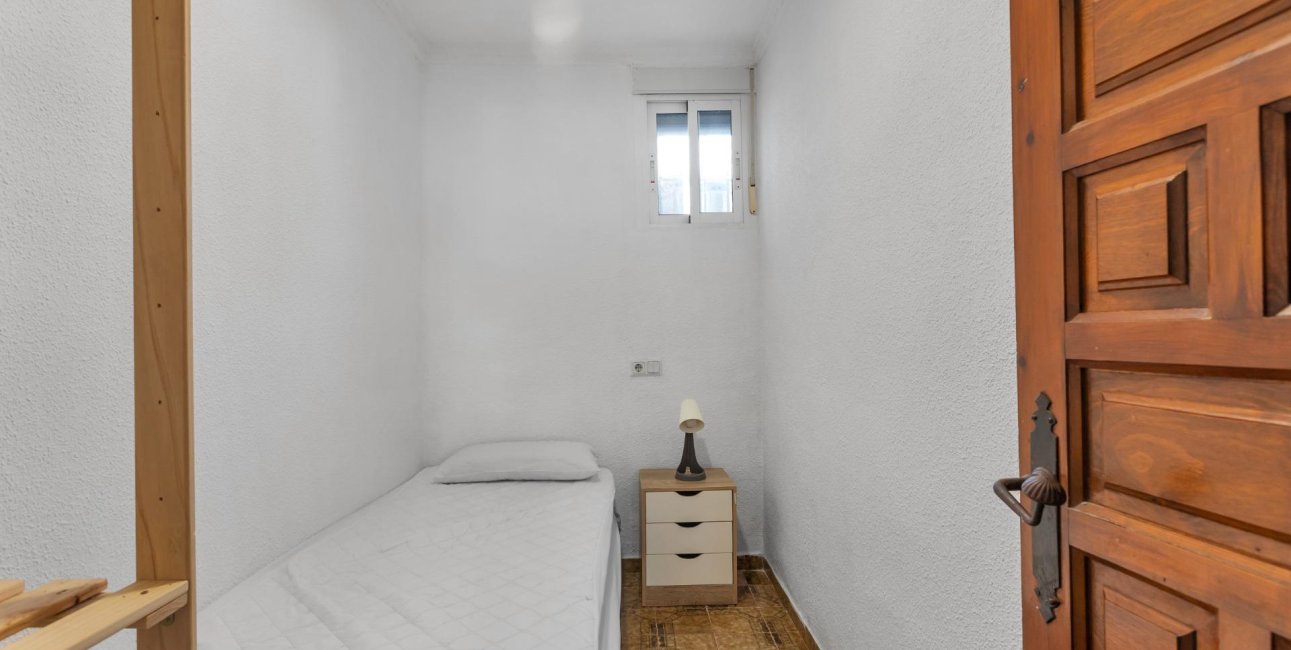 Resale - Bungalow -
Torrevieja - Torre del moro