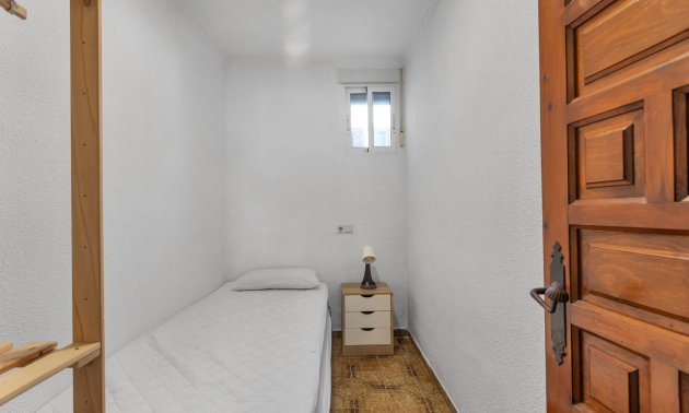 Resale - Bungalow -
Torrevieja - Torre del moro