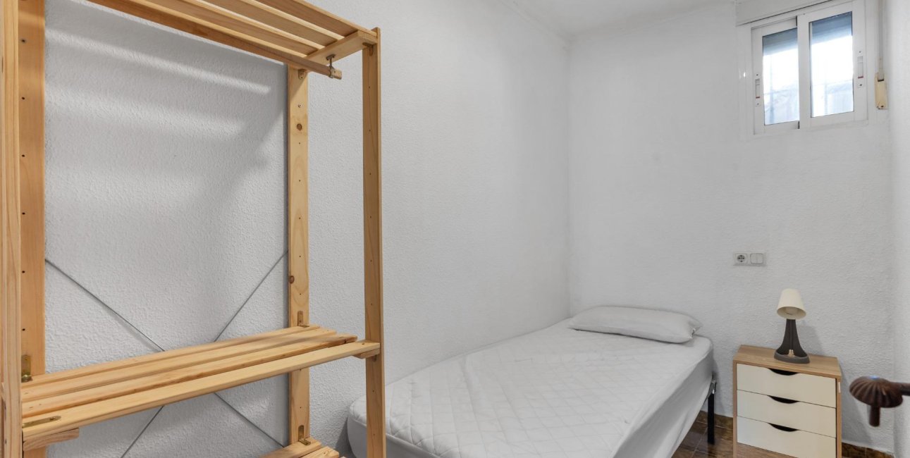Resale - Bungalow -
Torrevieja - Torre del moro