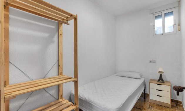Resale - Bungalow -
Torrevieja - Torre del moro