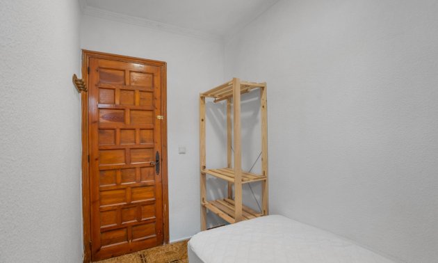 Resale - Bungalow -
Torrevieja - Torre del moro