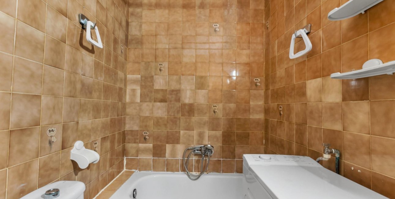 Resale - Bungalow -
Torrevieja - Torre del moro