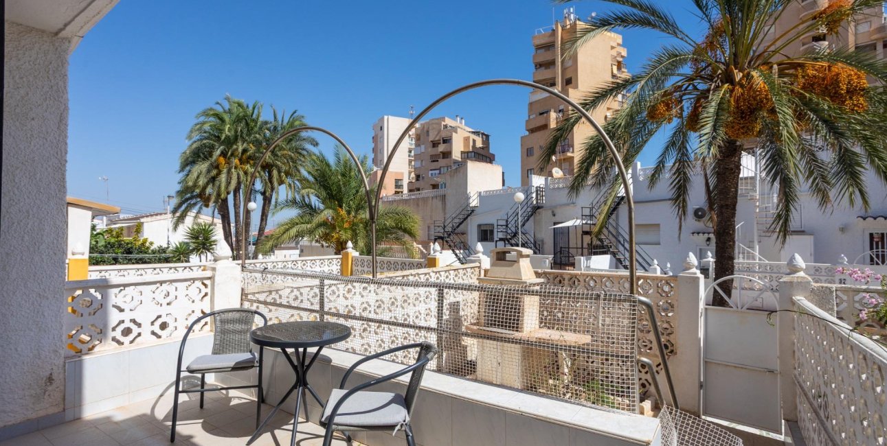 Resale - Bungalow -
Torrevieja - Torre del moro