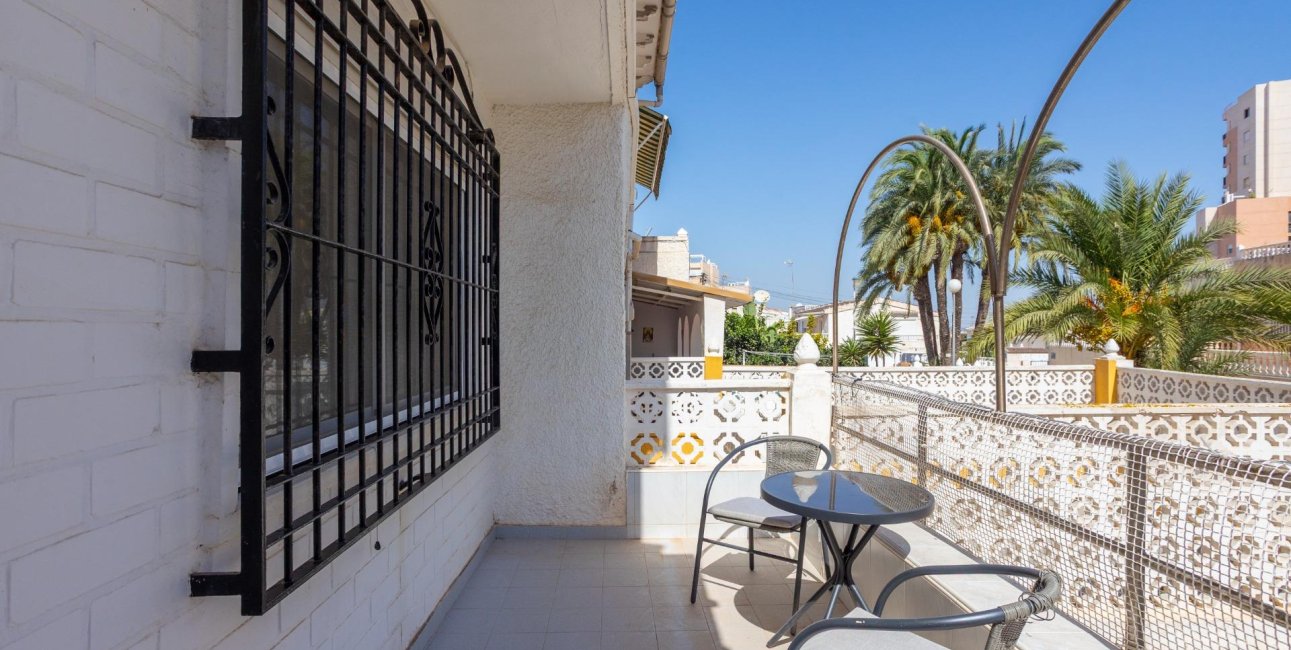 Resale - Bungalow -
Torrevieja - Torre del moro
