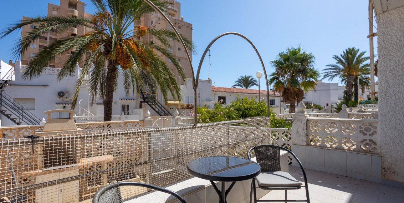 Resale - Bungalow -
Torrevieja - Torre del moro