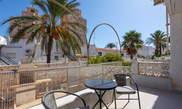 Resale - Bungalow -
Torrevieja - Torre del moro