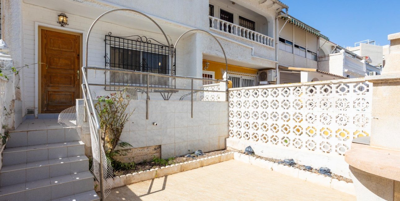 Resale - Bungalow -
Torrevieja - Torre del moro