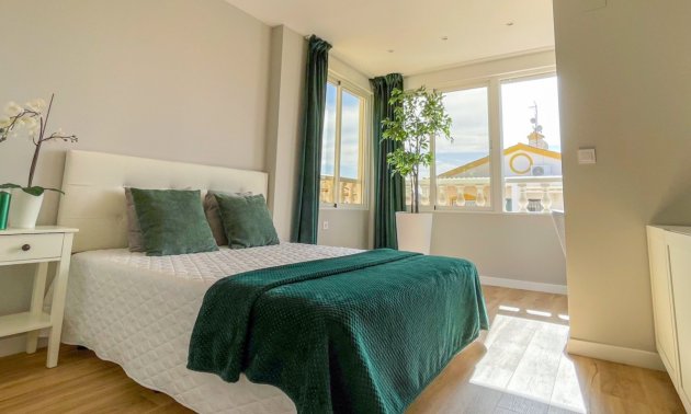 Resale - Townhouse -
Orihuela Costa - Los Altos