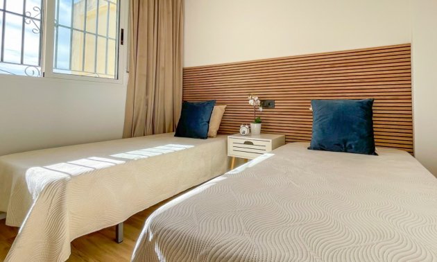 Resale - Townhouse -
Orihuela Costa - Los Altos