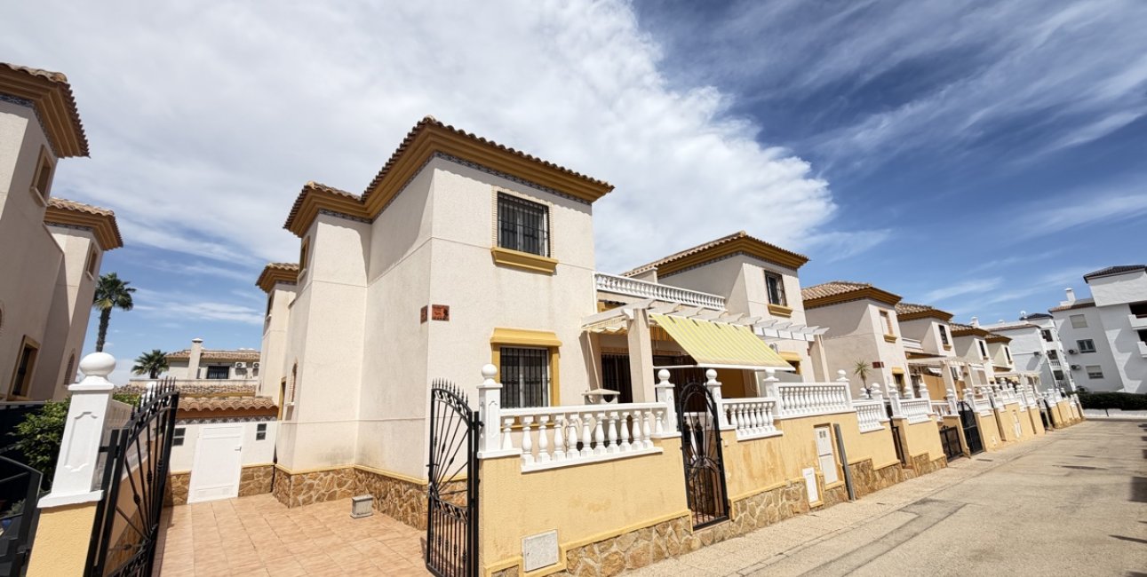 Reventa - Adosado -
Orihuela Costa - Villamartin