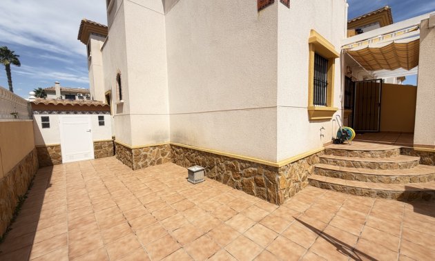 Reventa - Adosado -
Orihuela Costa - Villamartin