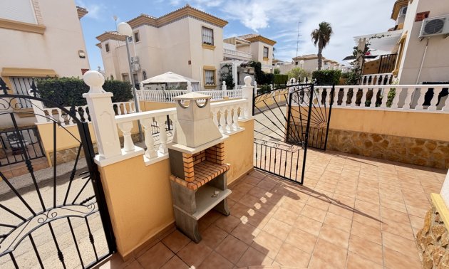 Reventa - Adosado -
Orihuela Costa - Villamartin