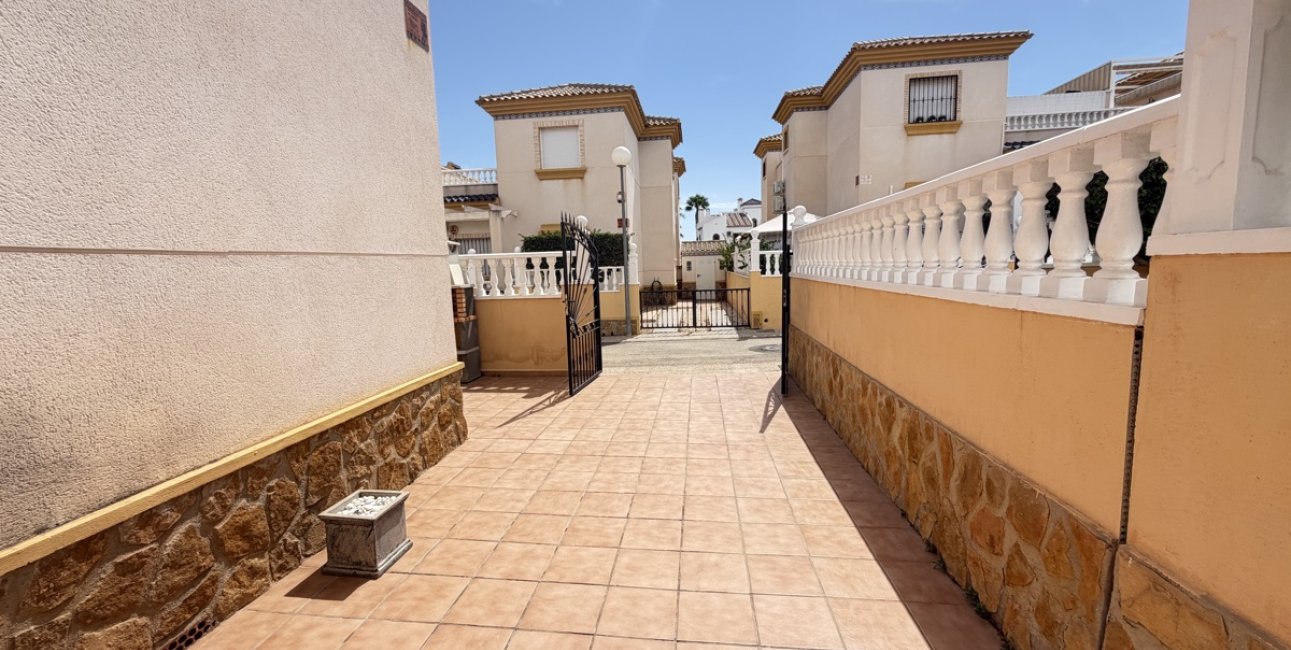 Reventa - Adosado -
Orihuela Costa - Villamartin