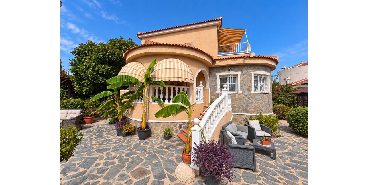 Resale - Villa -
Ciudad Quesada - Lo Pepin