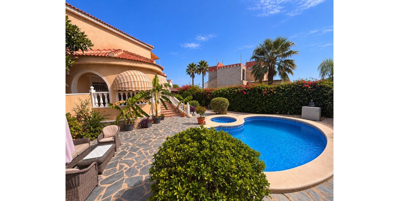 Resale - Villa -
Ciudad Quesada - Lo Pepin