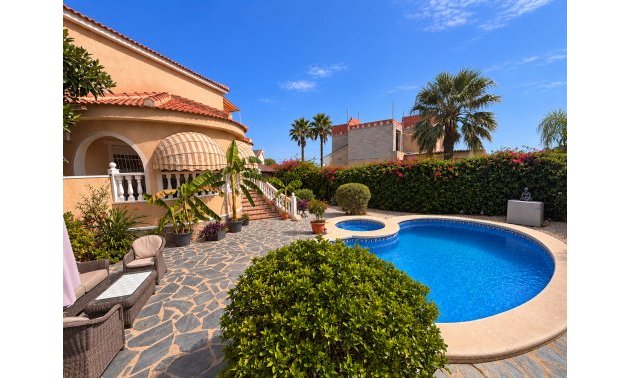 Resale - Villa -
Ciudad Quesada - Lo Pepin