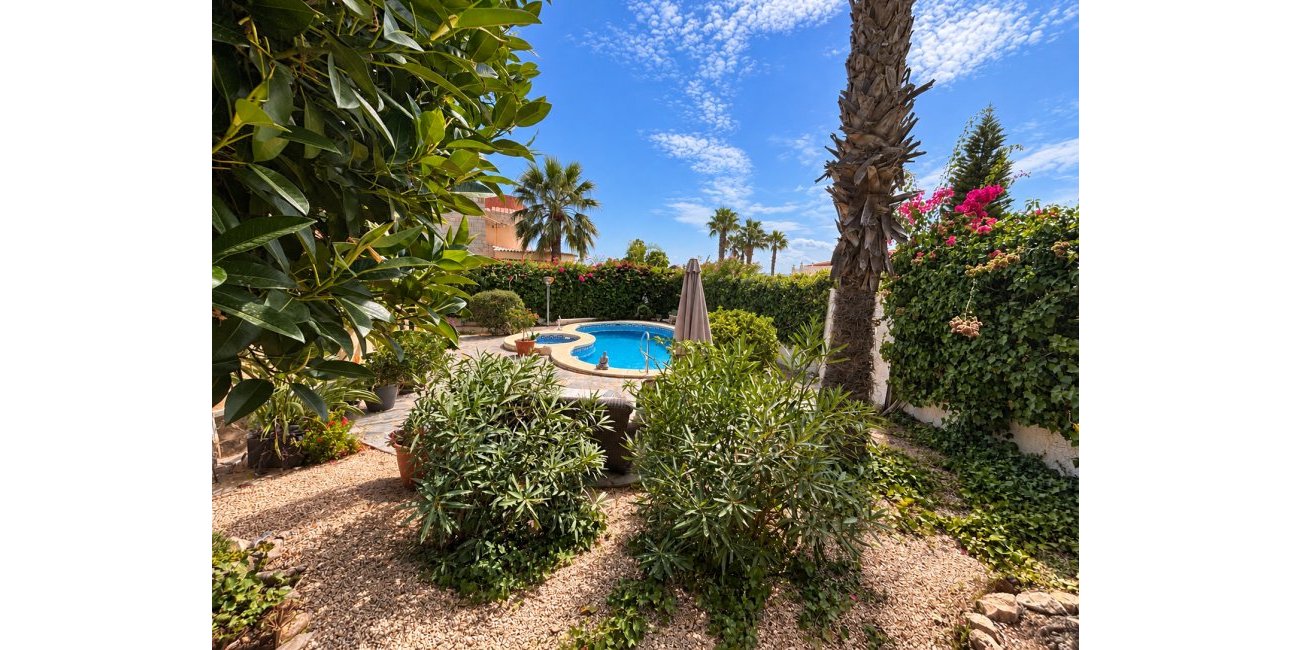 Resale - Villa -
Ciudad Quesada - Lo Pepin