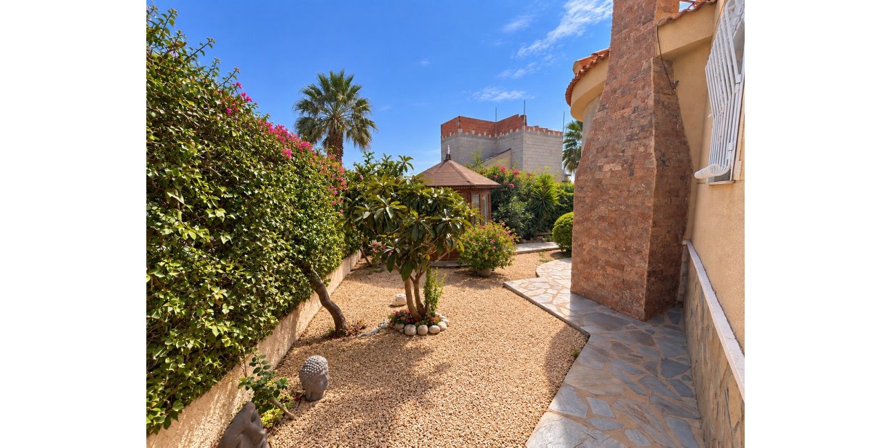 Resale - Villa -
Ciudad Quesada - Lo Pepin