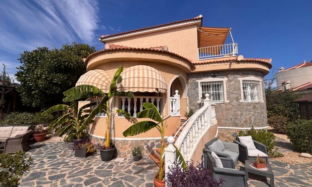 Resale - Villa -
Ciudad Quesada - Lo Pepin