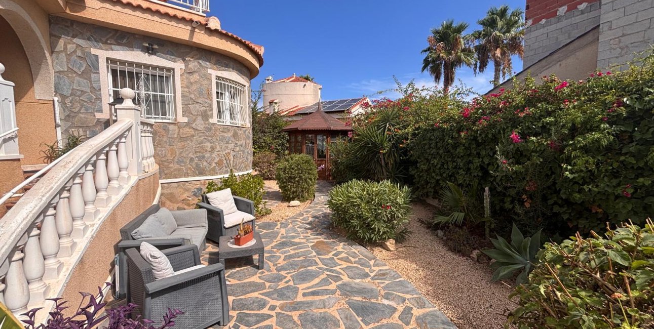 Resale - Villa -
Ciudad Quesada - Lo Pepin