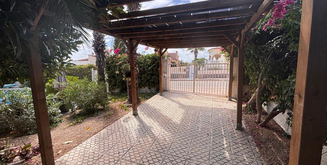 Resale - Villa -
Ciudad Quesada - Lo Pepin