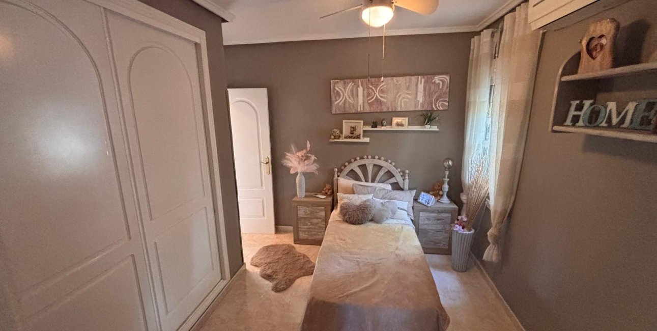 Resale - Villa -
Ciudad Quesada - Lo Pepin