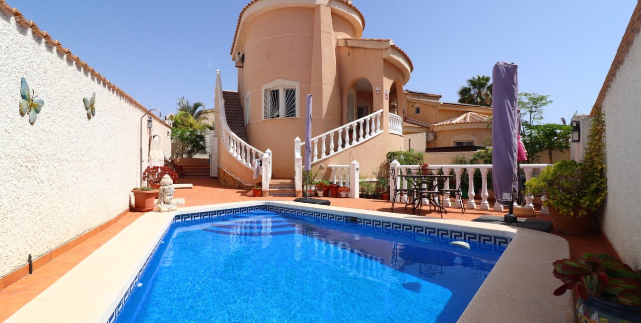 Resale - Villa -
Ciudad Quesada - La Marquesa