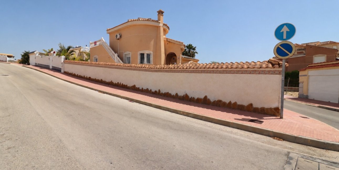 Resale - Villa -
Ciudad Quesada - La Marquesa