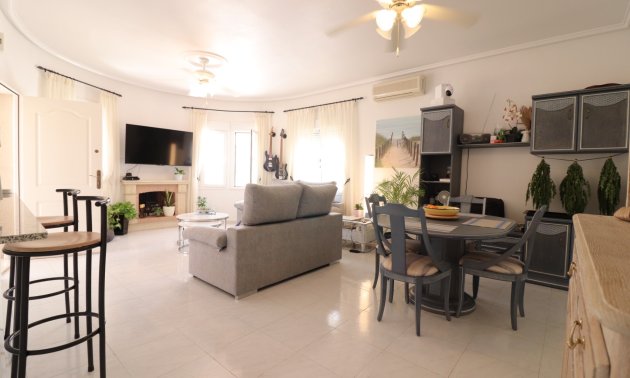 Resale - Villa -
Ciudad Quesada - La Marquesa