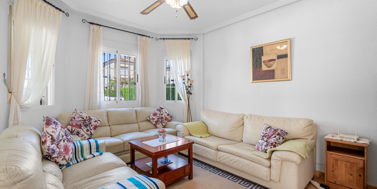 Resale - Villa -
Guardamar del Segura - El Raso