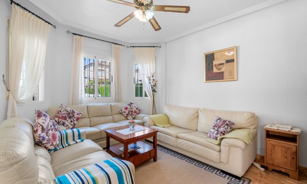Resale - Villa -
Guardamar del Segura - El Raso