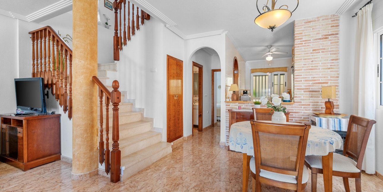 Resale - Villa -
Guardamar del Segura - El Raso