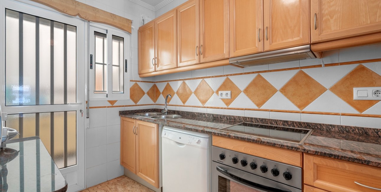 Resale - Villa -
Guardamar del Segura - El Raso
