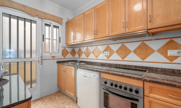 Resale - Villa -
Guardamar del Segura - El Raso