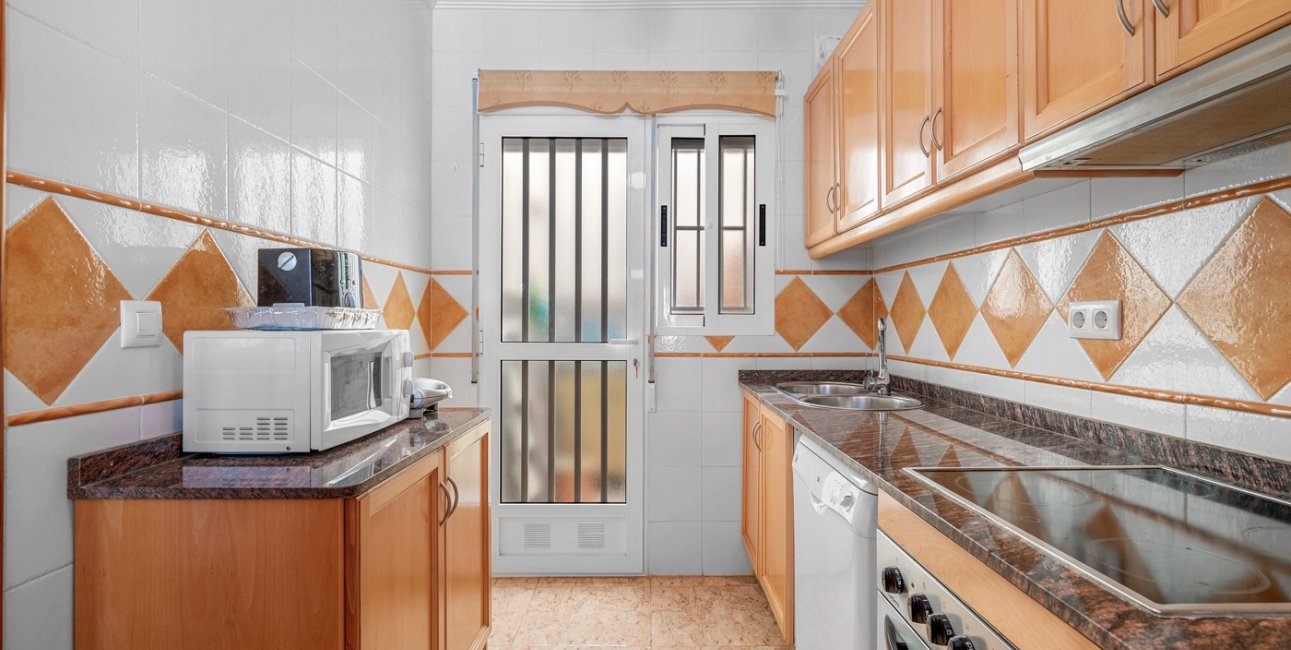 Resale - Villa -
Guardamar del Segura - El Raso